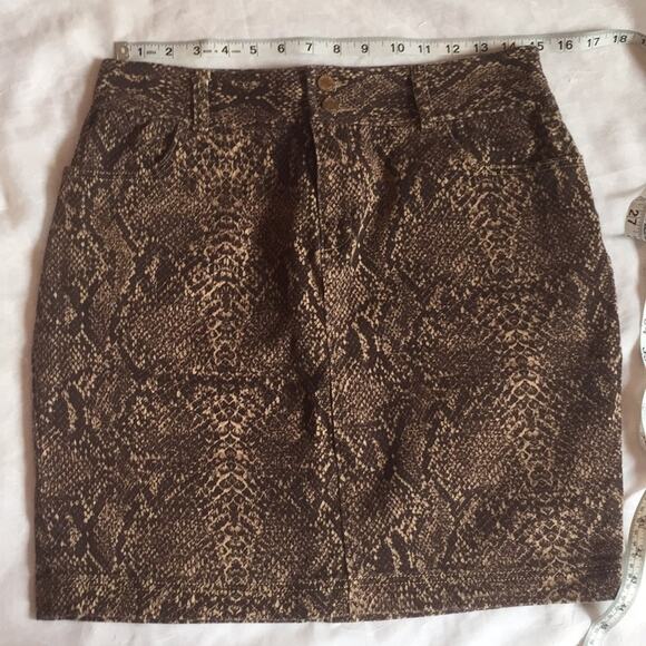Chaps brown snakeskin patterned denim skirt, 8 B2G11 - Picture 3 of 5